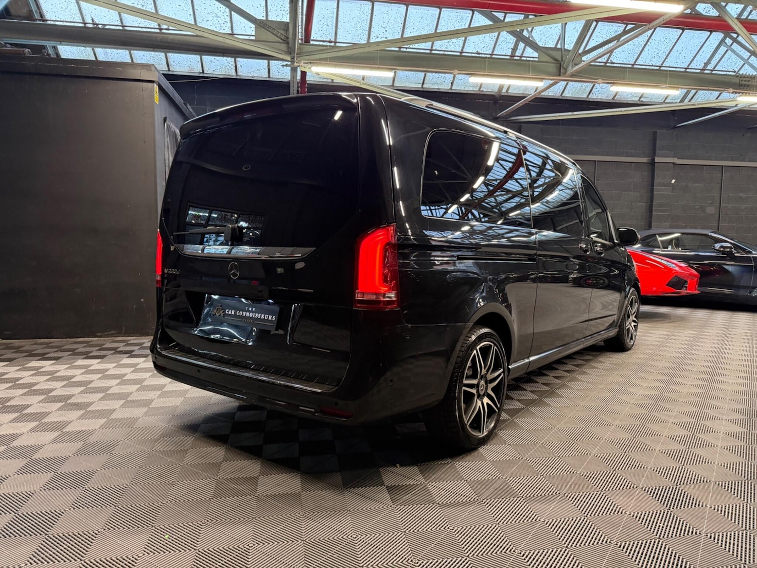 Used Mercedes-Benz V-Class 2023 for sale - 77254944: Photo 11