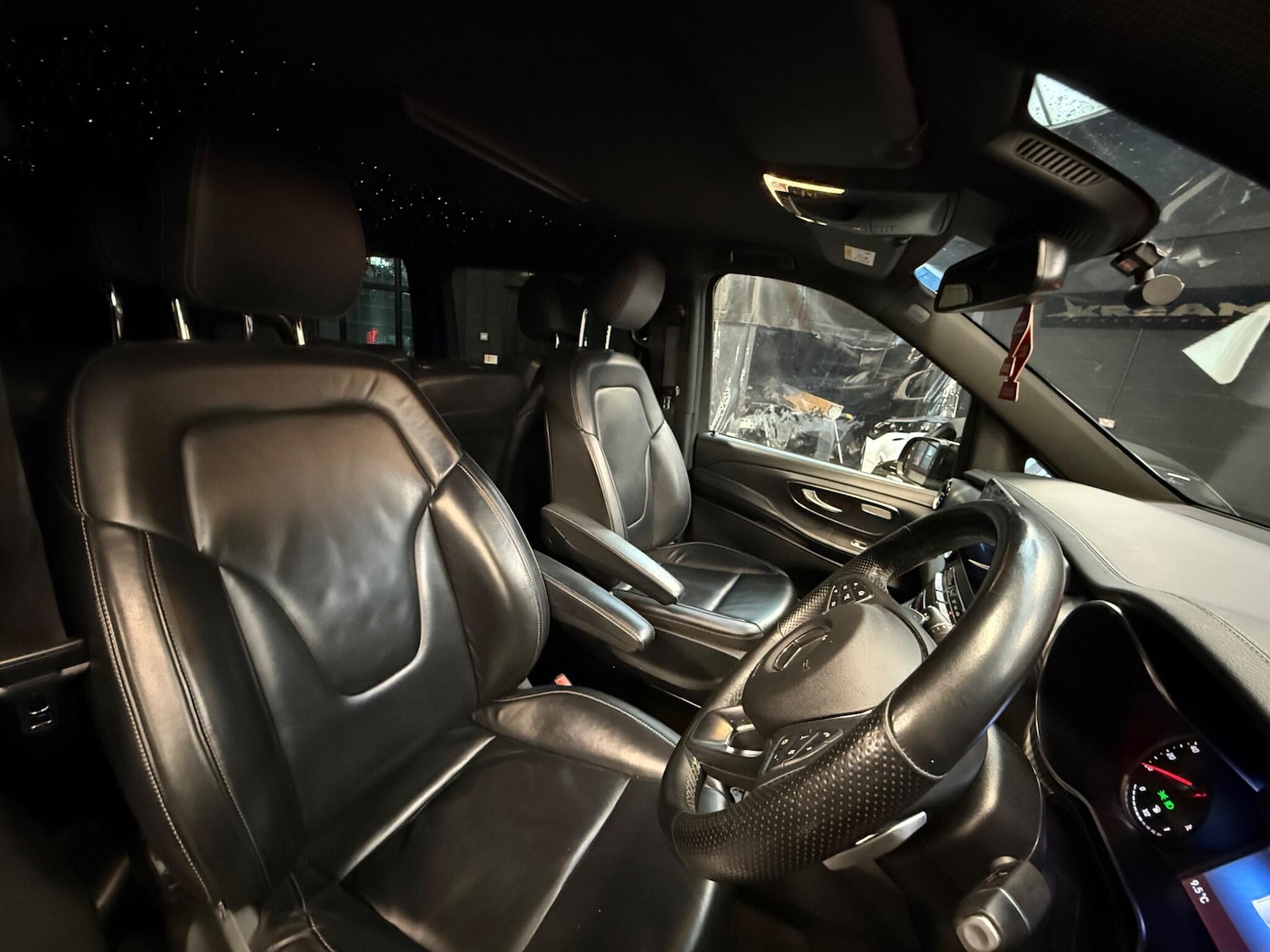 Used Mercedes-Benz V-Class 2023 for sale - 77254944: Photo 8