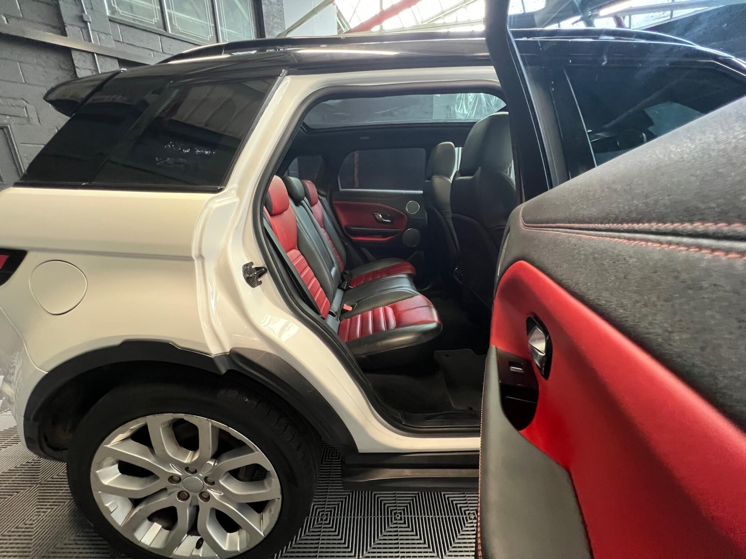 Used Land Rover Range Rover Evoque 2017 for sale - 76336135: Photo 18