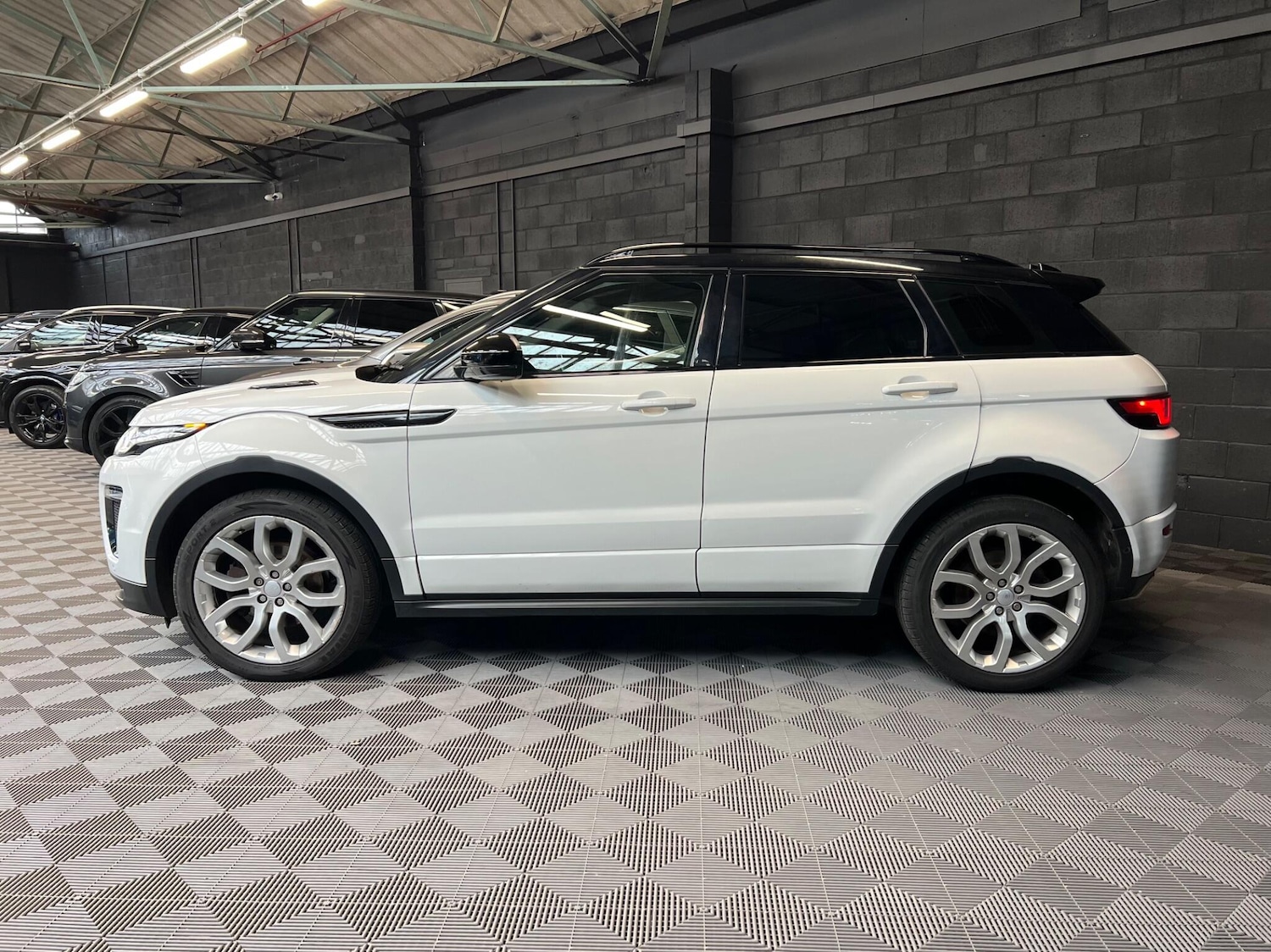 Used Land Rover Range Rover Evoque 2017 for sale - 76336135: Photo 5
