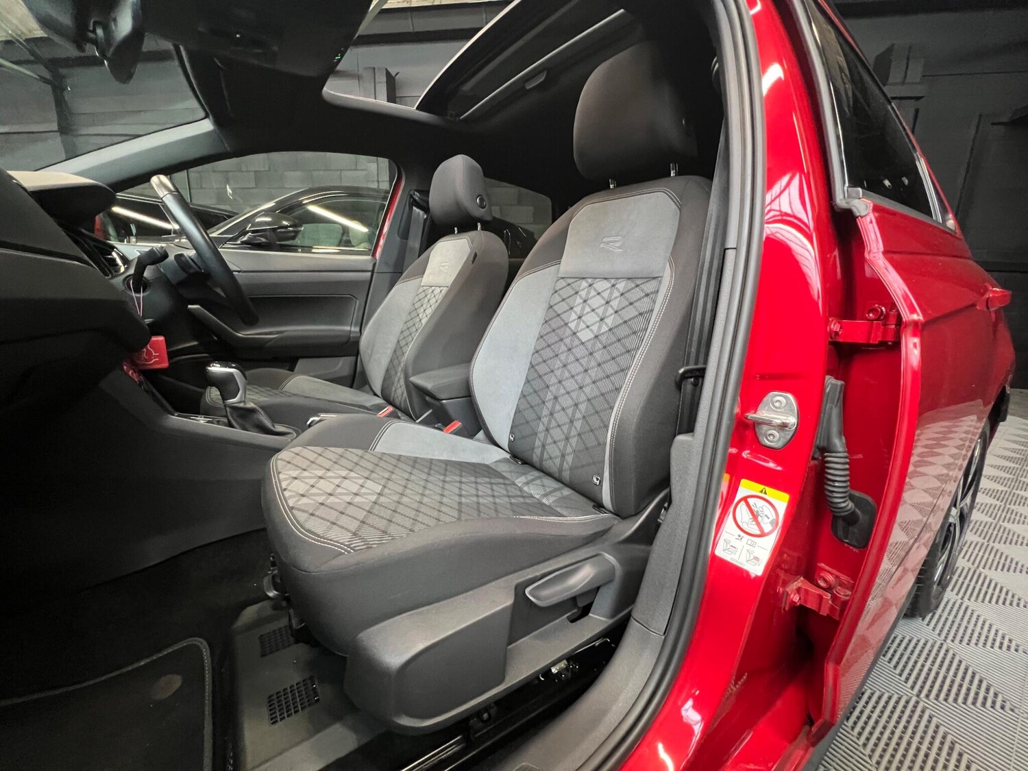 Used Volkswagen Polo 2023 for sale - 76137898: Photo 10