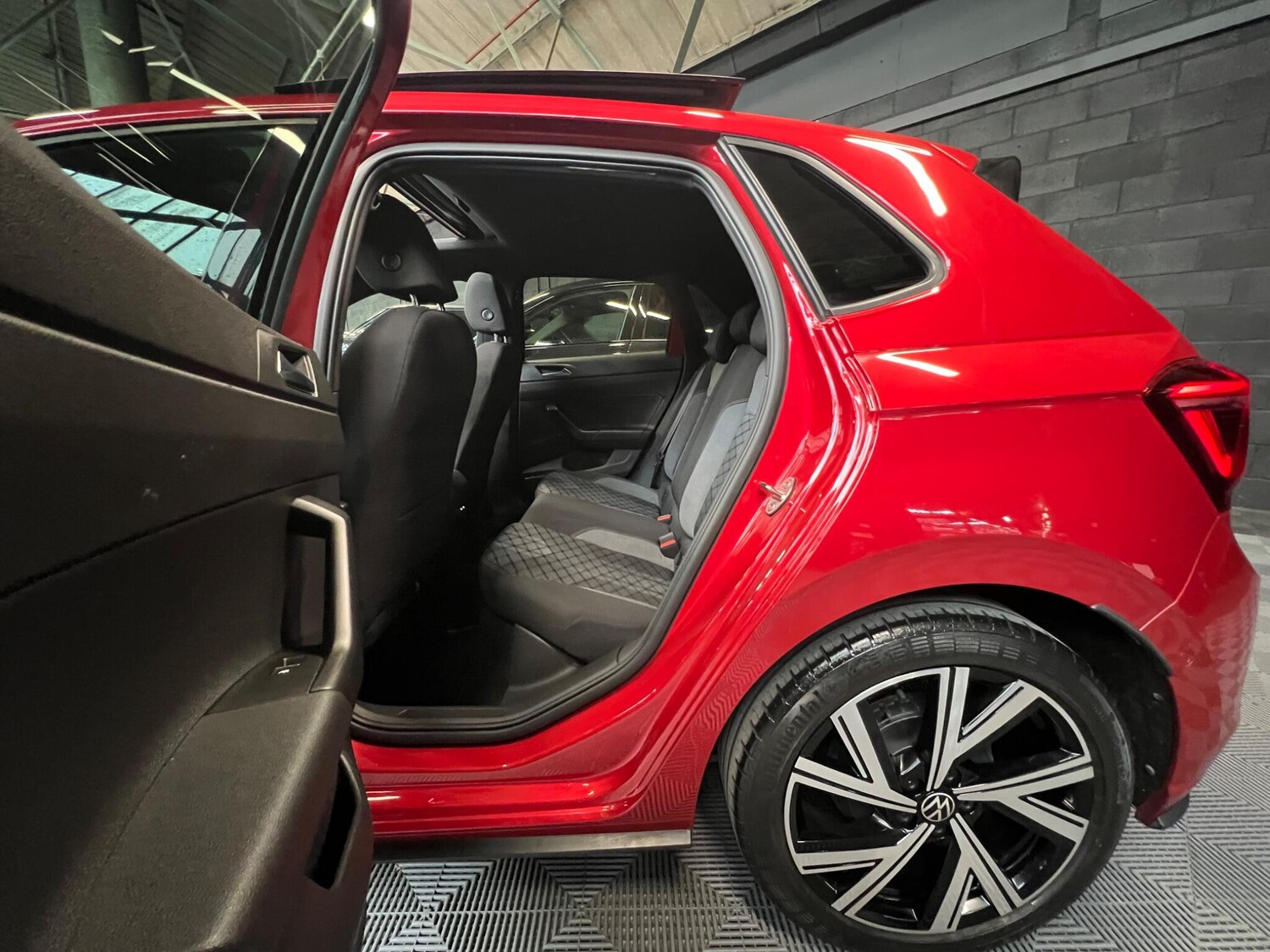 Used Volkswagen Polo 2023 for sale - 76137898: Photo 12