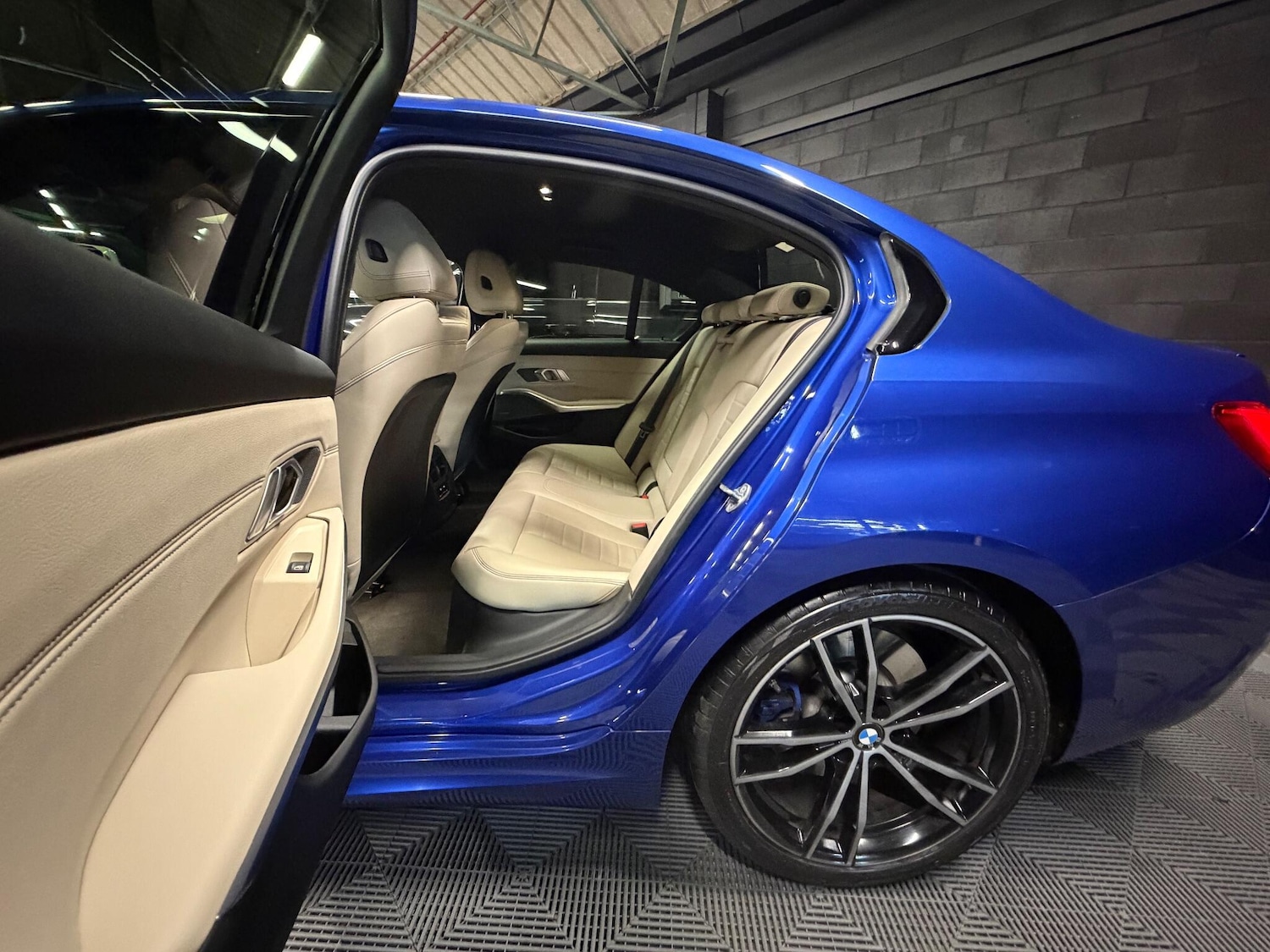 Used BMW 3 Series for sale - 76714333: Photo 14