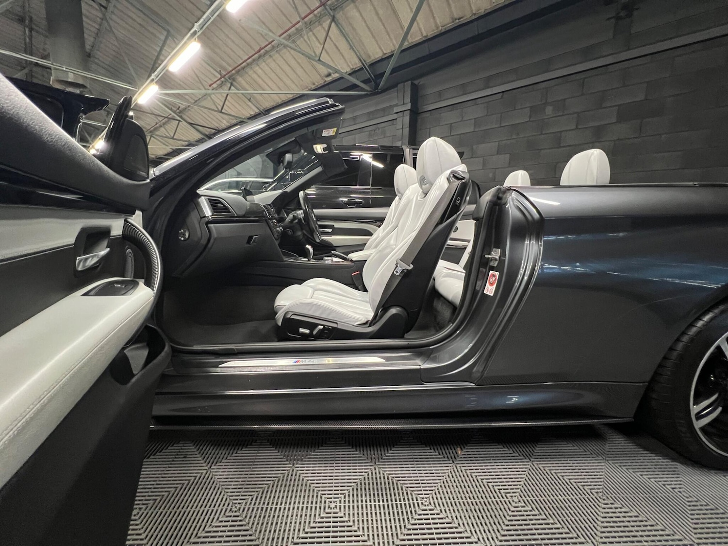 Used BMW M4 2016 for sale - 76538312: Photo 11