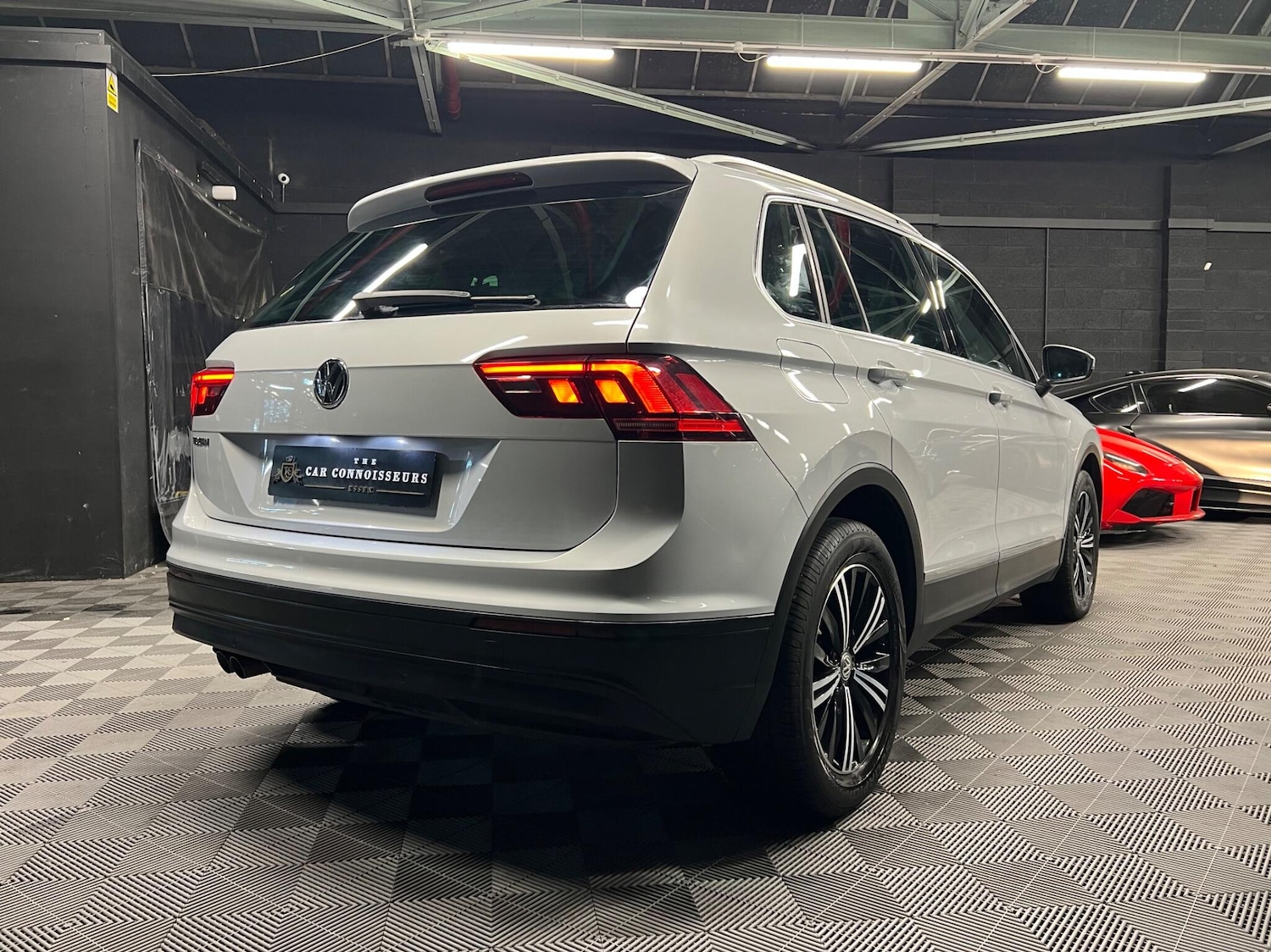 Used Volkswagen Tiguan 2019 for sale - 76424168: Photo 10