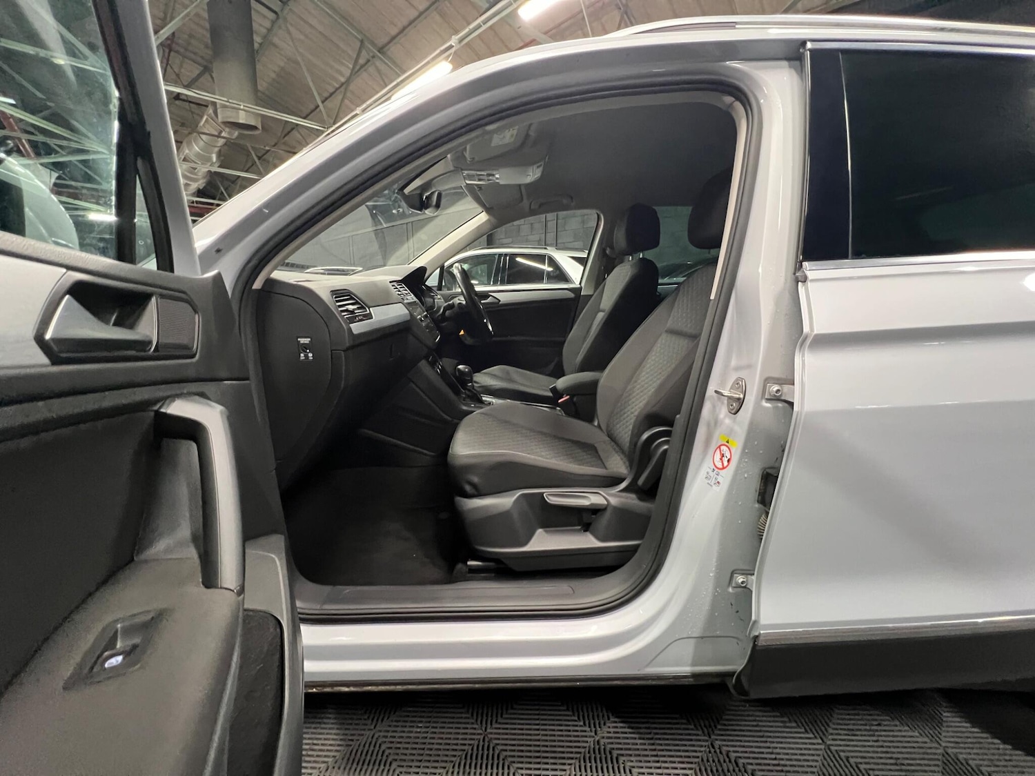 Used Volkswagen Tiguan 2019 for sale - 76424168: Photo 11