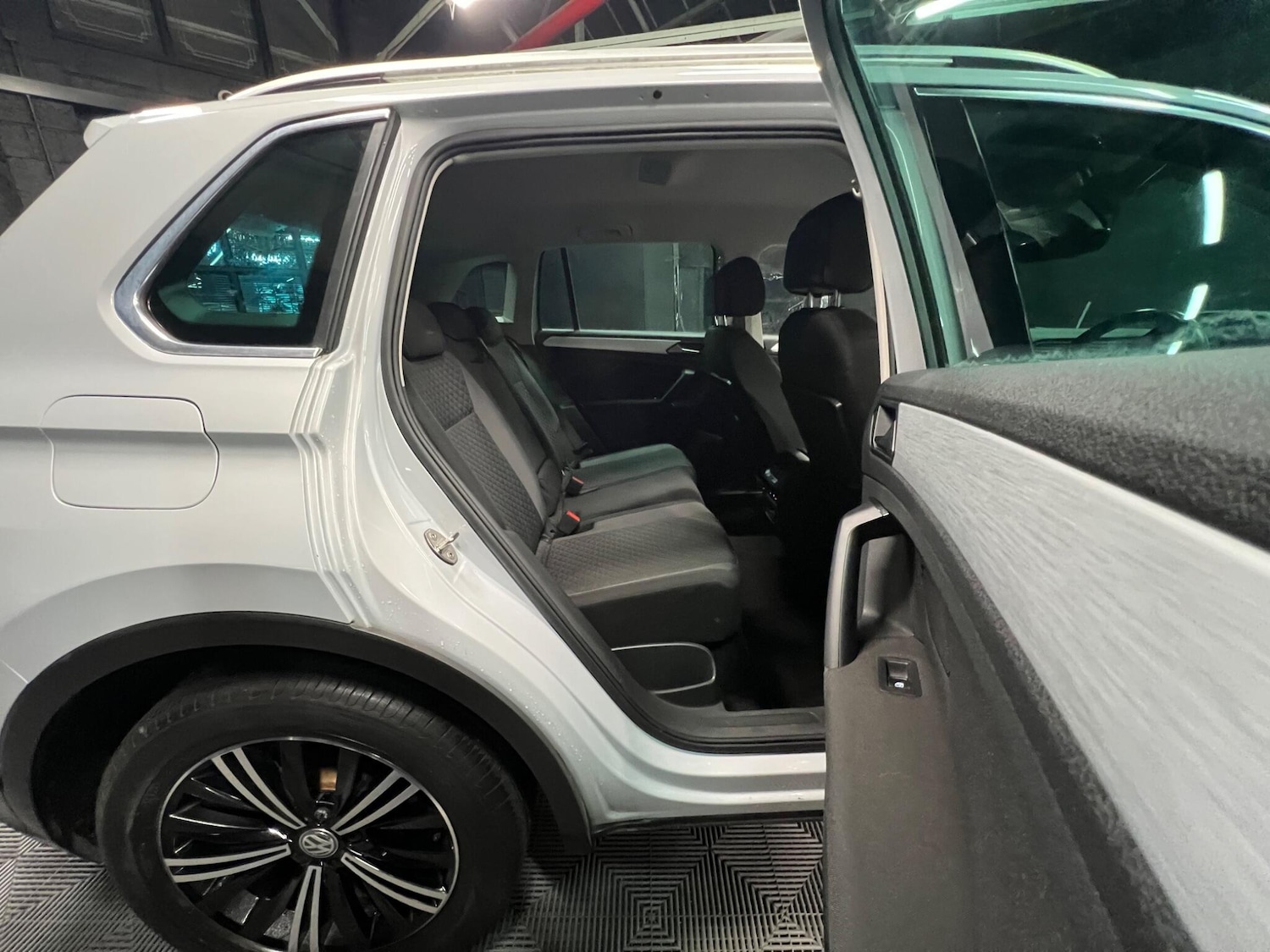Used Volkswagen Tiguan 2019 for sale - 76424168: Photo 19