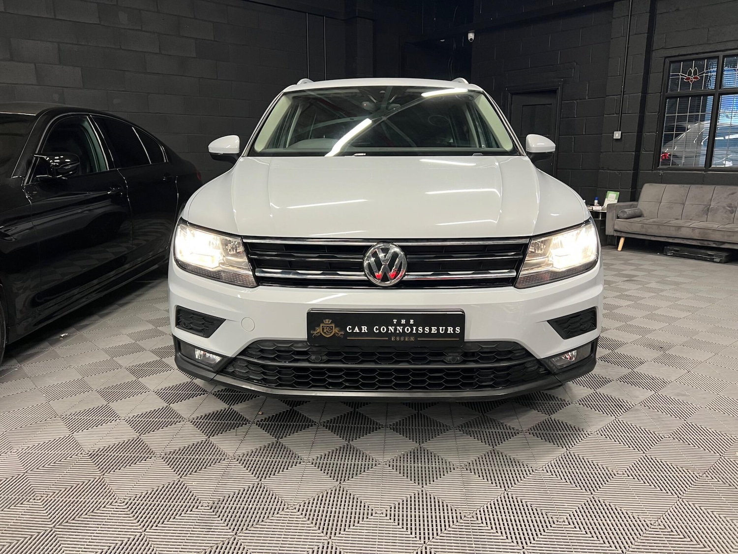 Used Volkswagen Tiguan 2019 for sale - 76424168: Photo 2