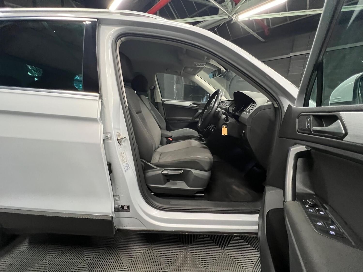 Used Volkswagen Tiguan 2019 for sale - 76424168: Photo 6