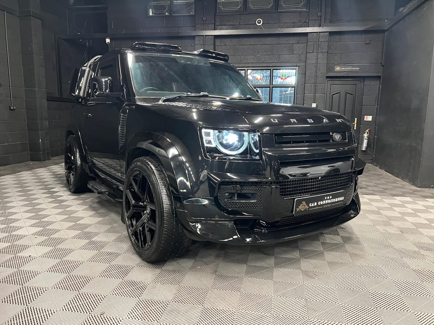 Used Land Rover Defender 2021 for sale - 76499563: Photo 1