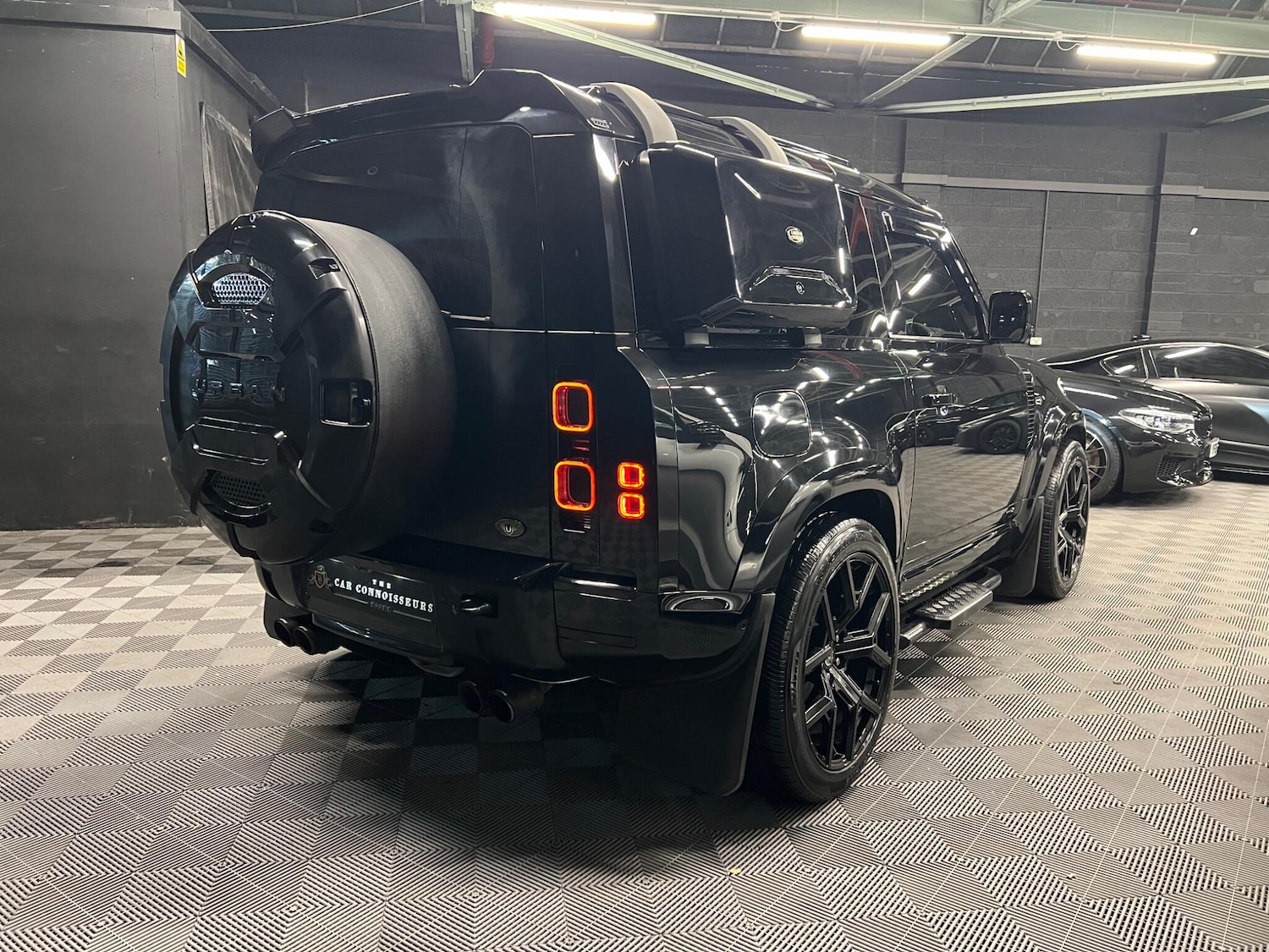 Used Land Rover Defender 2021 for sale - 76499563: Photo 11