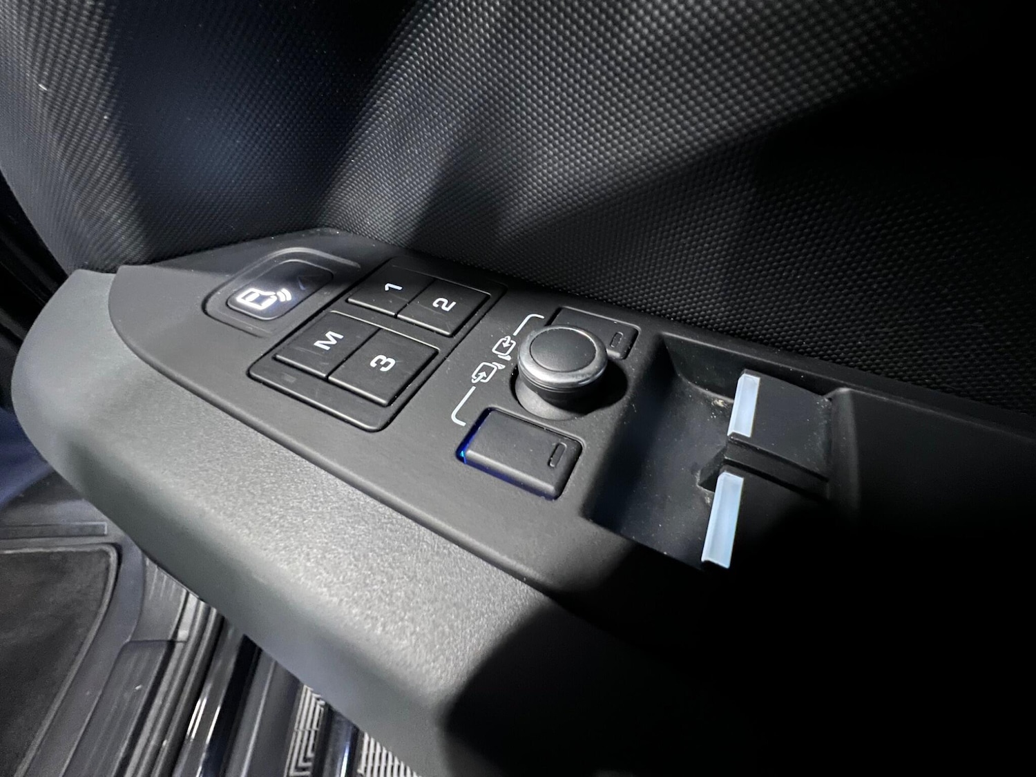 Used Land Rover Defender 2021 for sale - 76499563: Photo 18