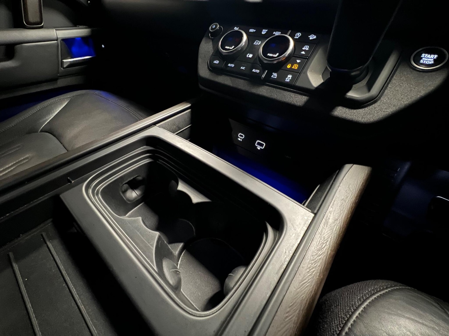 Used Land Rover Defender 2021 for sale - 76499563: Photo 28