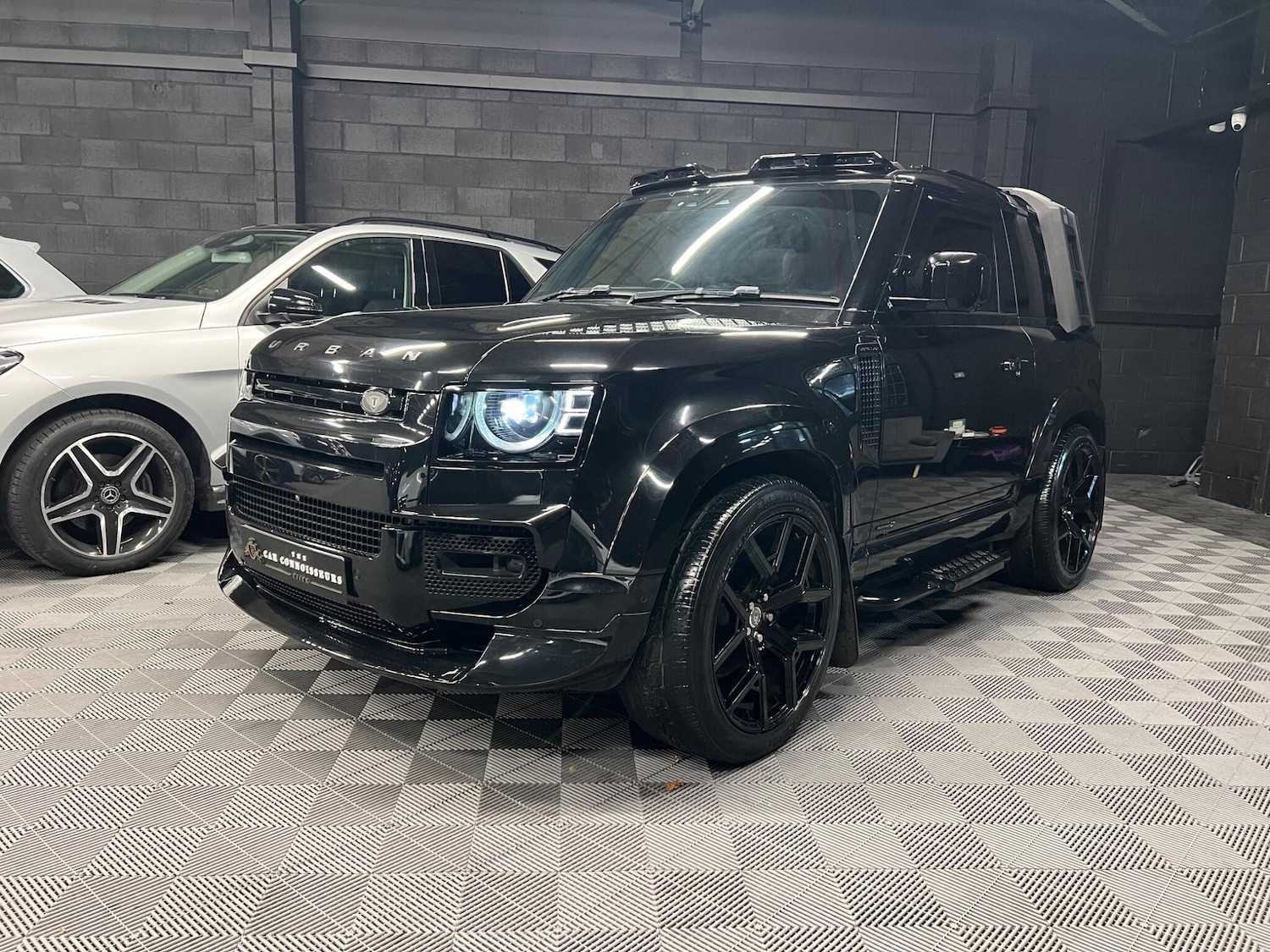 Used Land Rover Defender 2021 for sale - 76499563: Photo 4