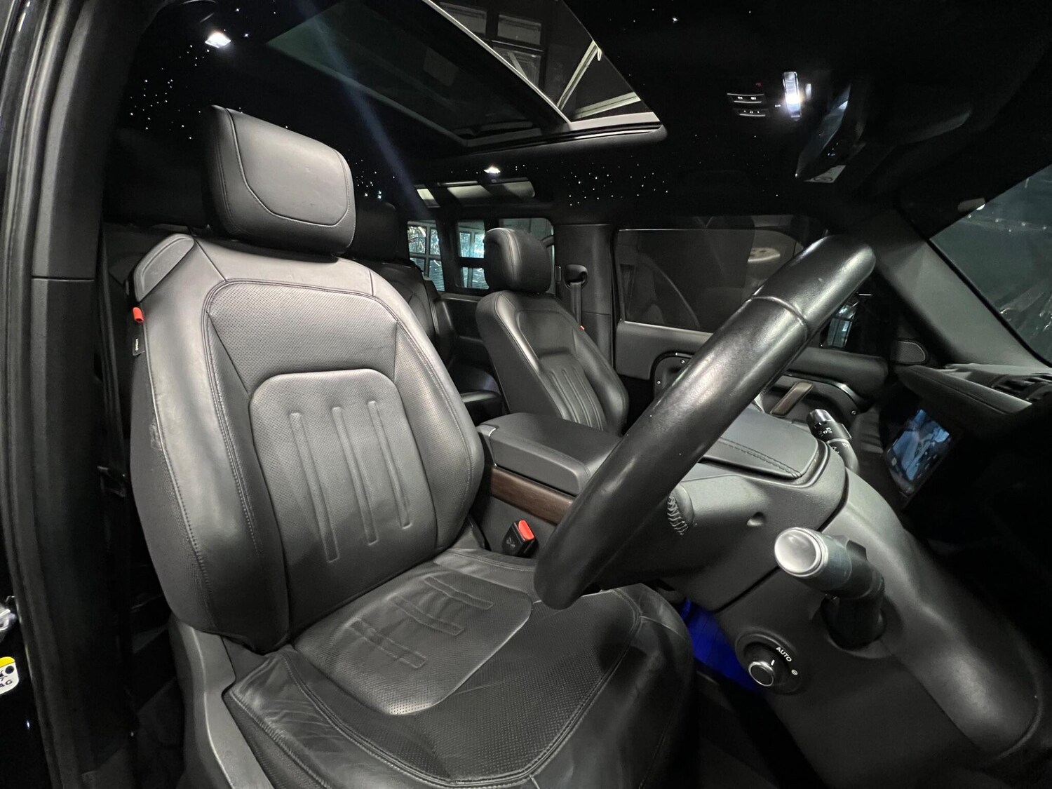 Used Land Rover Defender 2021 for sale - 76499563: Photo 8