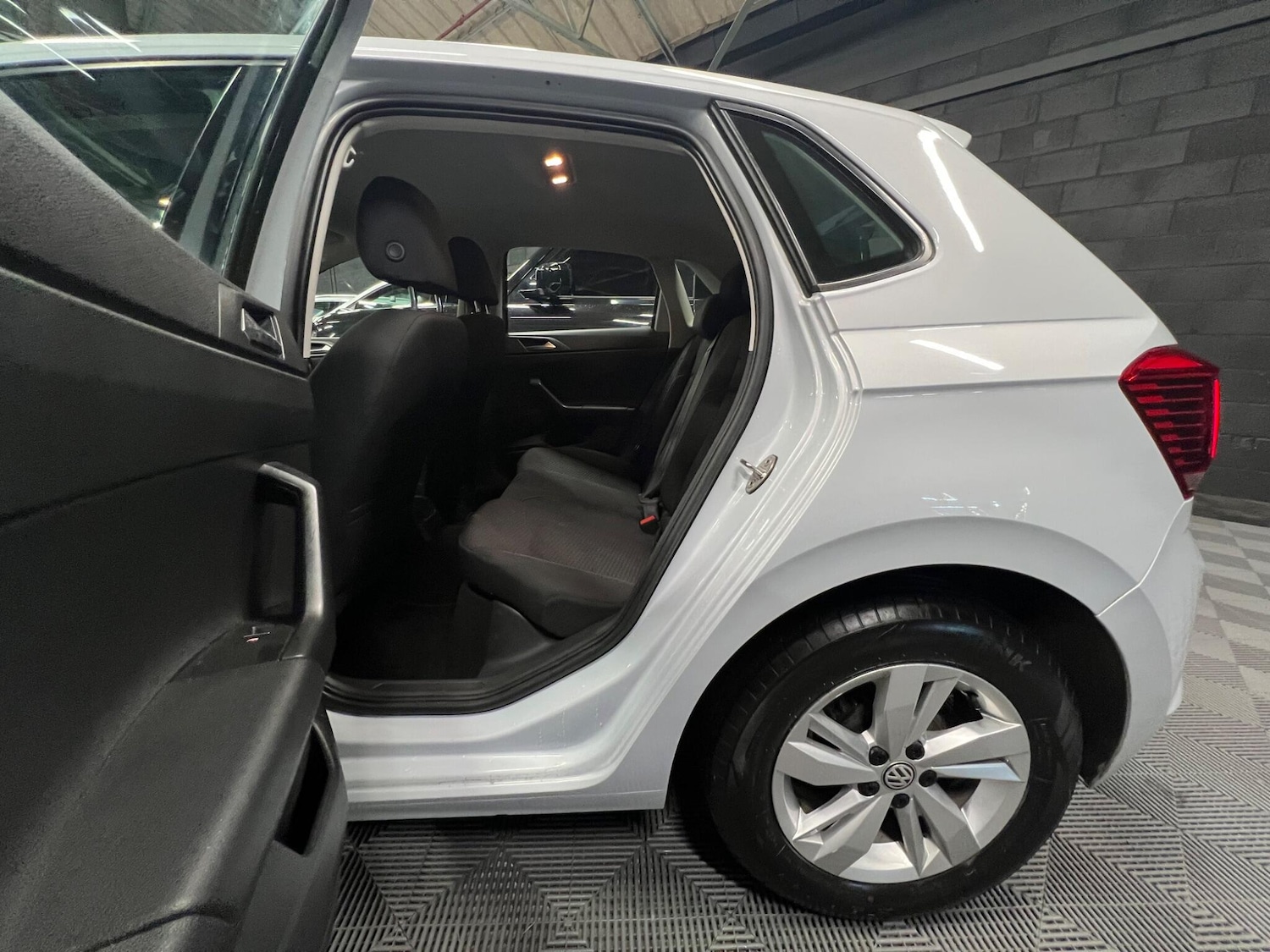 Used Volkswagen Polo 2019 for sale - 76592188: Photo 14