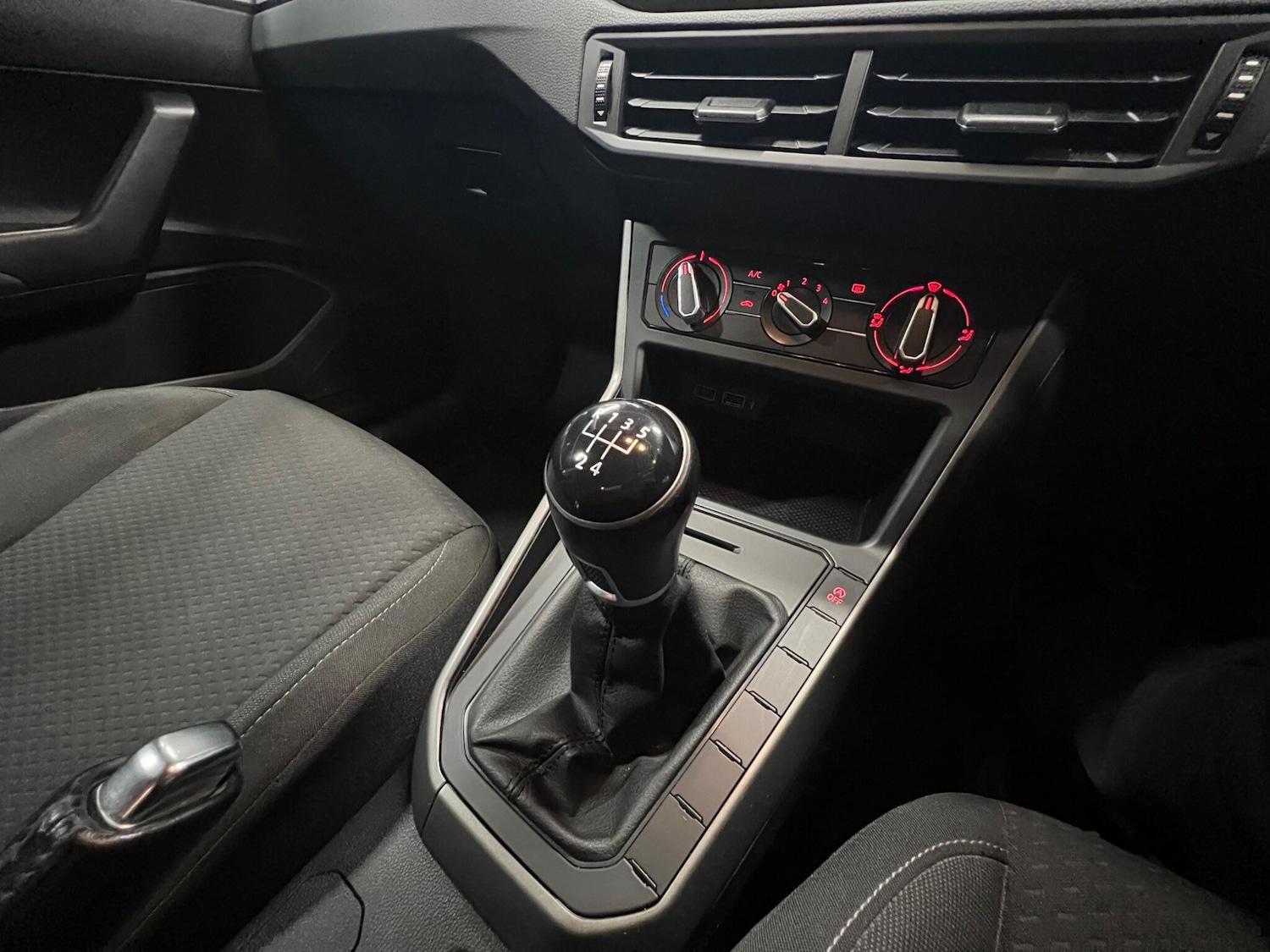 Used Volkswagen Polo 2019 for sale - 76592188: Photo 25