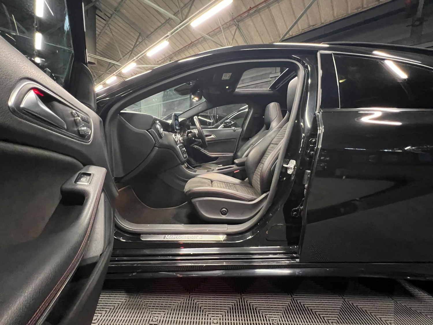 Used Mercedes-Benz A-Class 2018 for sale - 76942629: Photo 10