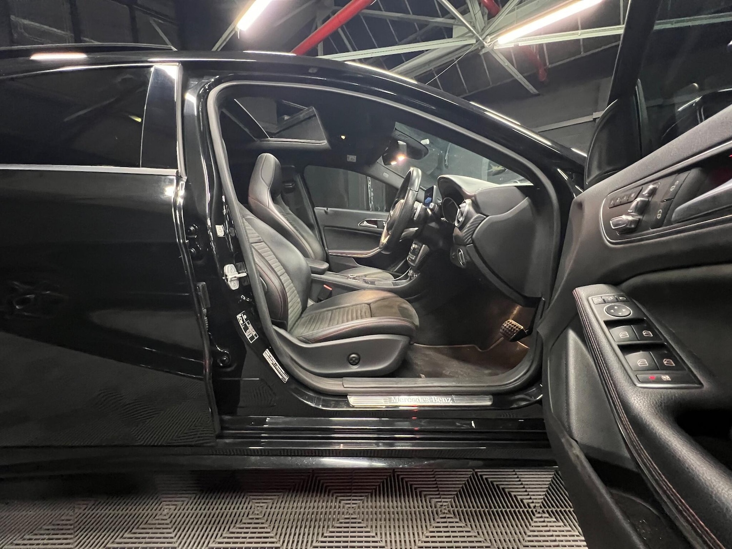 Used Mercedes-Benz A-Class 2018 for sale - 76942629: Photo 6