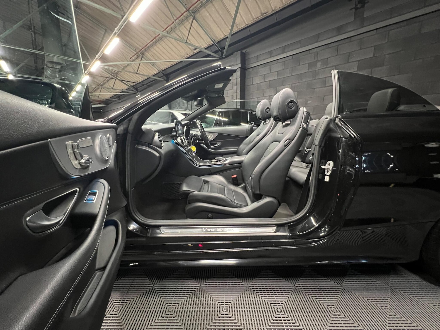 Used Mercedes-Benz C Class 2017 for sale - 76423187: Photo 11