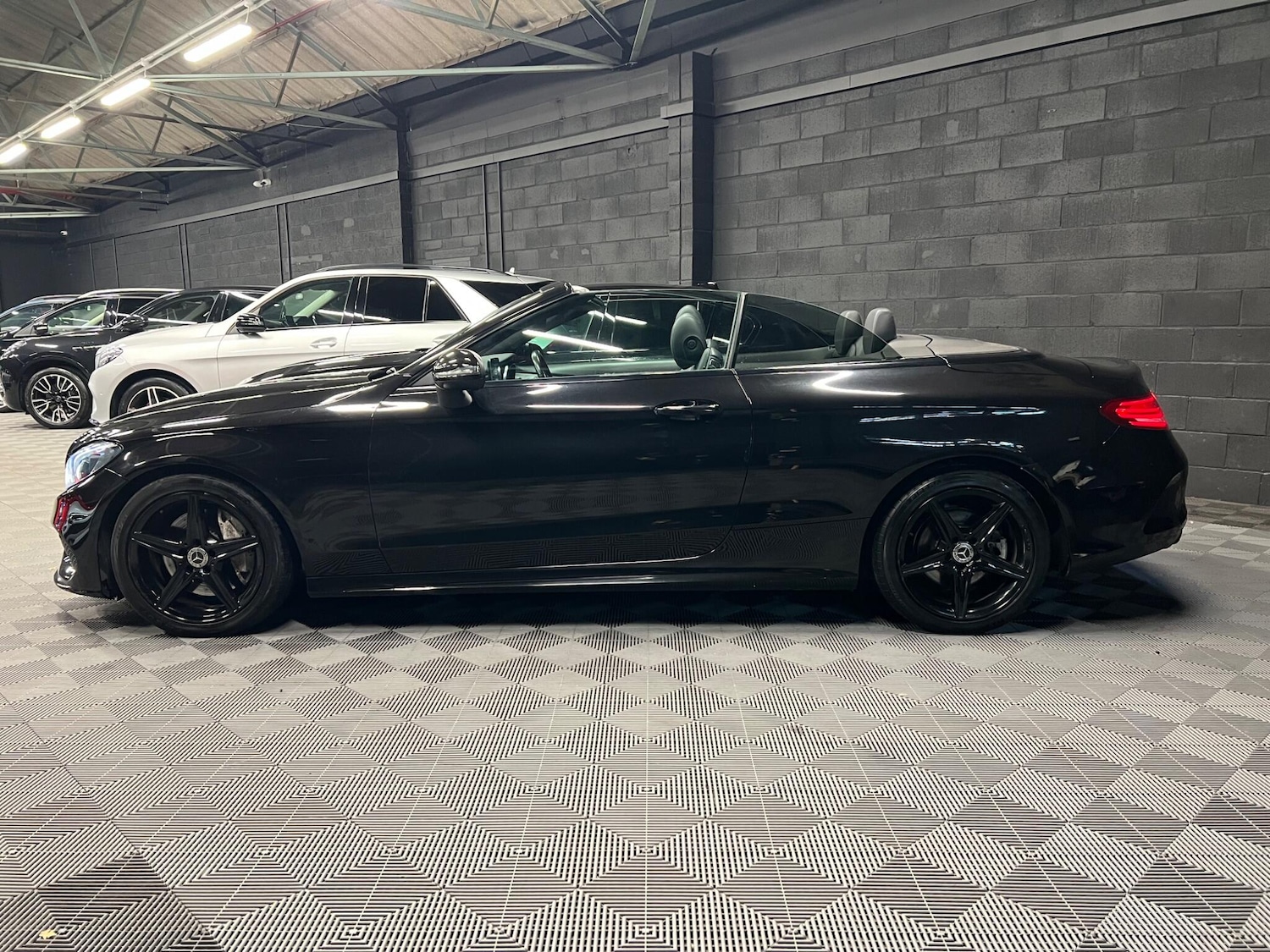 Used Mercedes-Benz C Class 2017 for sale - 76423187: Photo 5