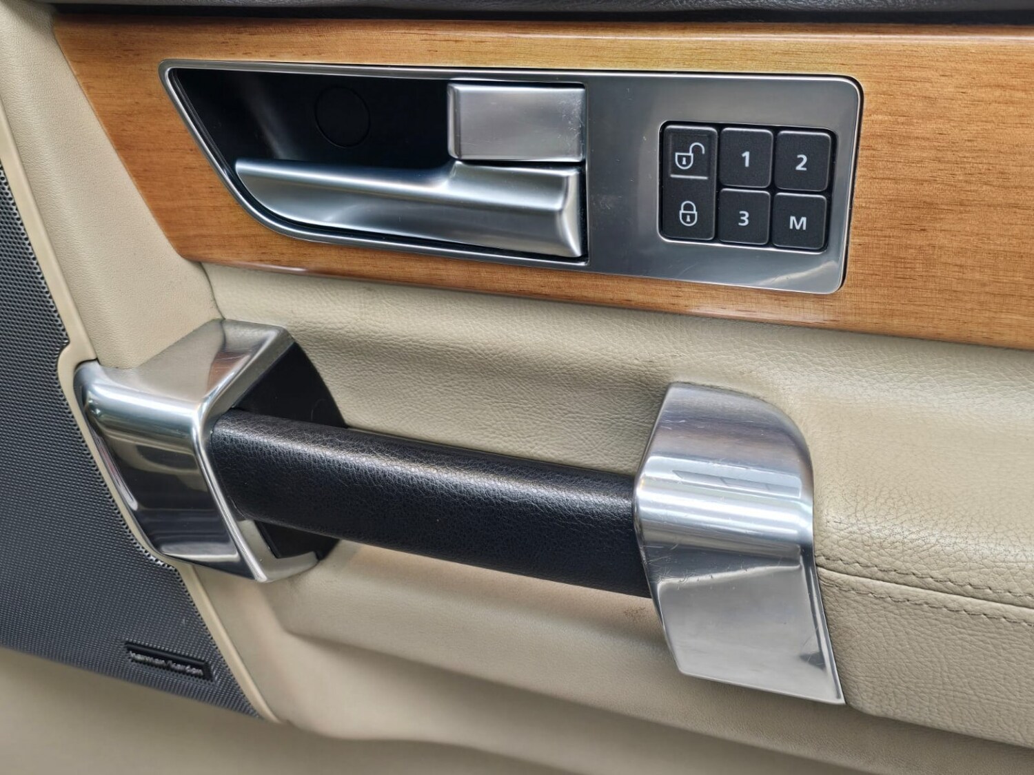 Used Land Rover Discovery 2011 for sale - 78031645: Photo 32