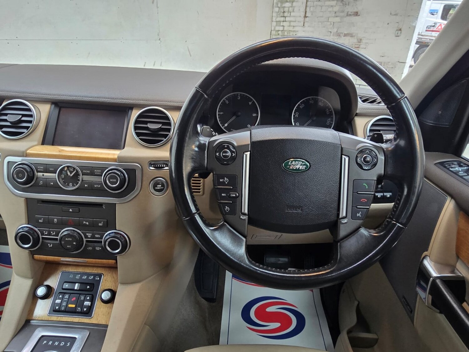Used Land Rover Discovery 2011 for sale - 78031645: Photo 56