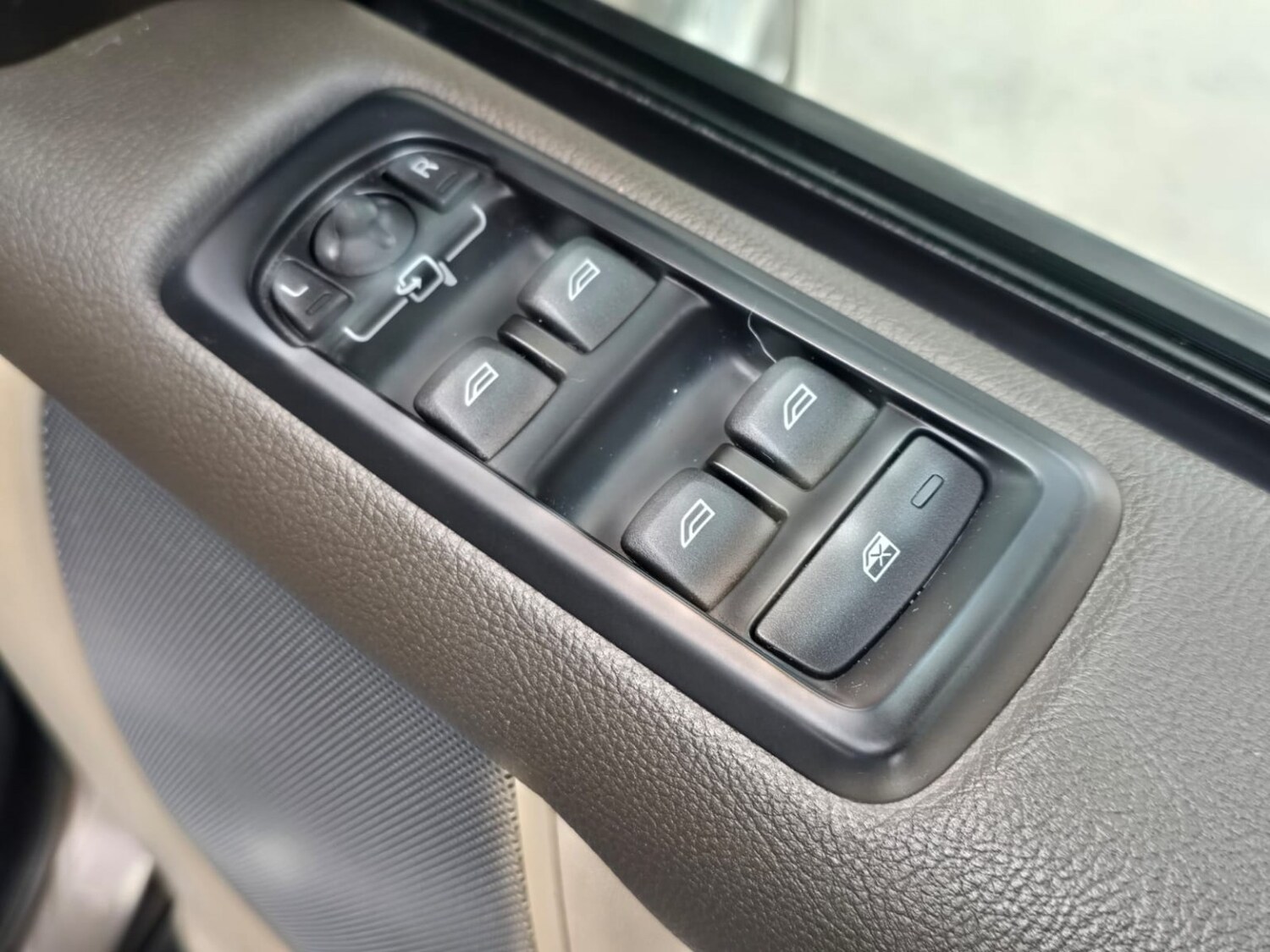 Used Land Rover Discovery 2011 for sale - 78031645: Photo 62