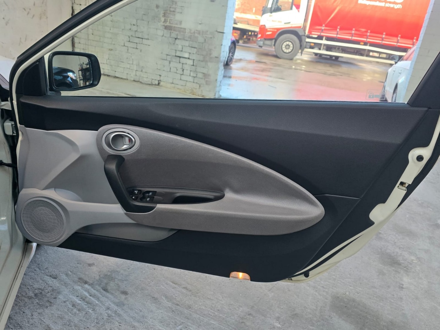 Used Honda CR-Z 2011 for sale - 78031707: Photo 31