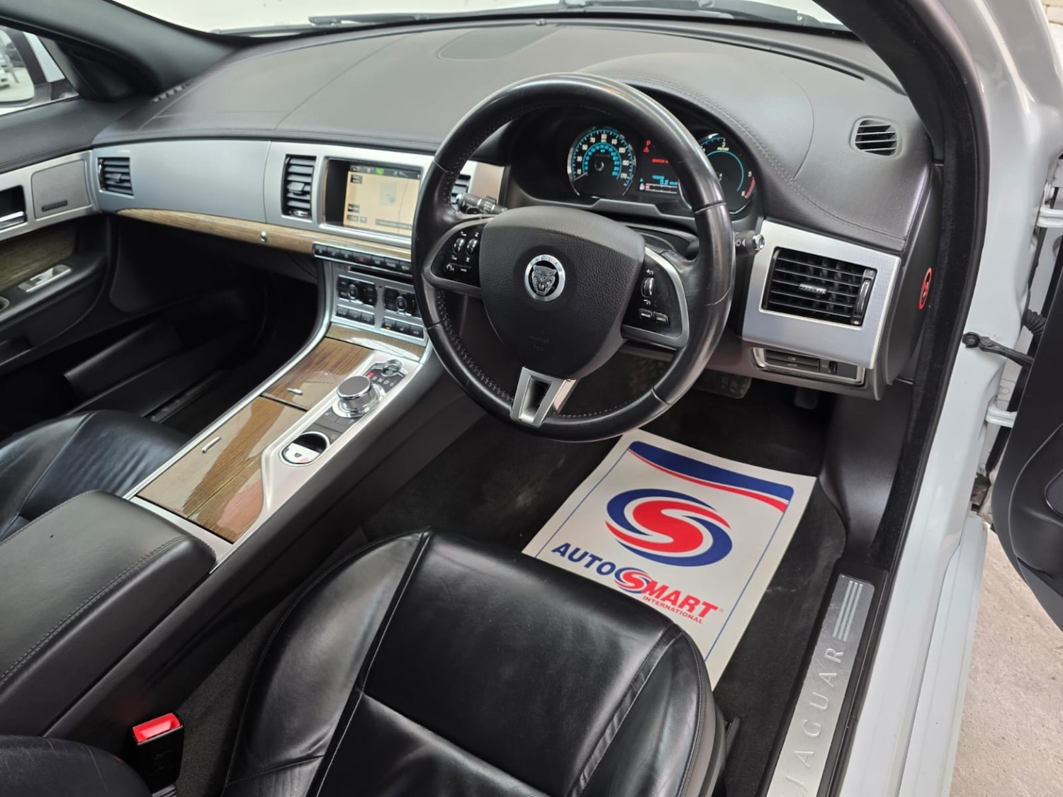 Used Jaguar XF 2013 for sale - 78084510: Photo 25