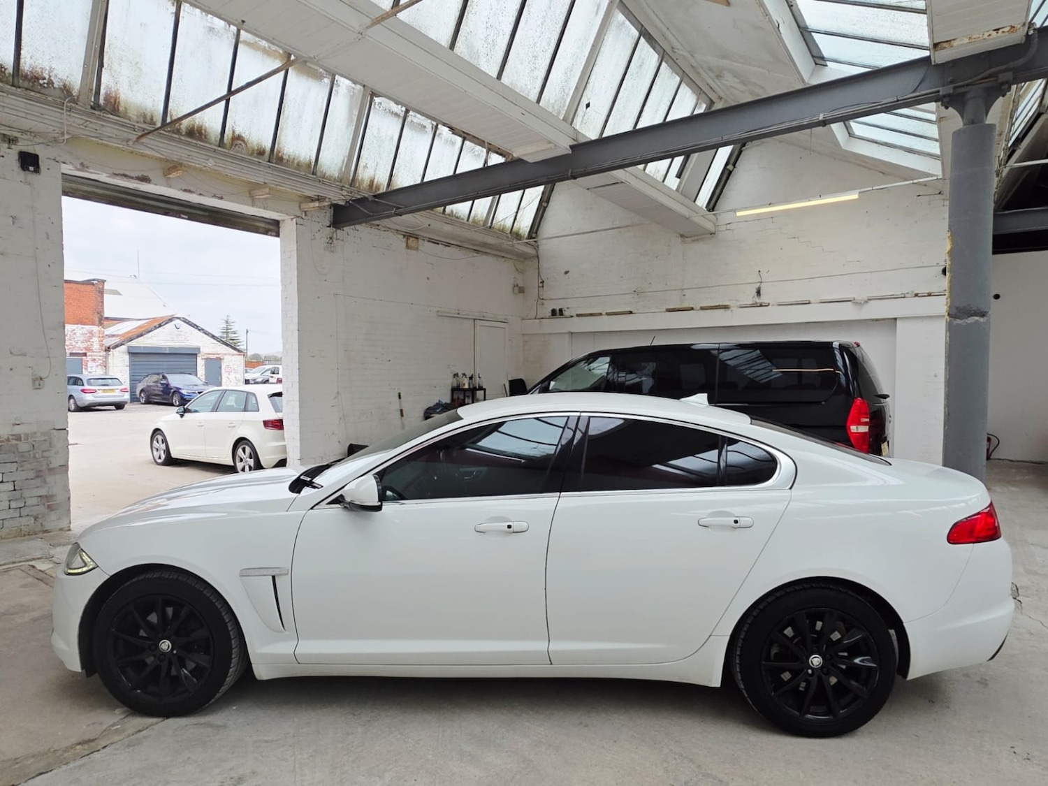 Used Jaguar XF 2013 for sale - 78084510: Photo 7