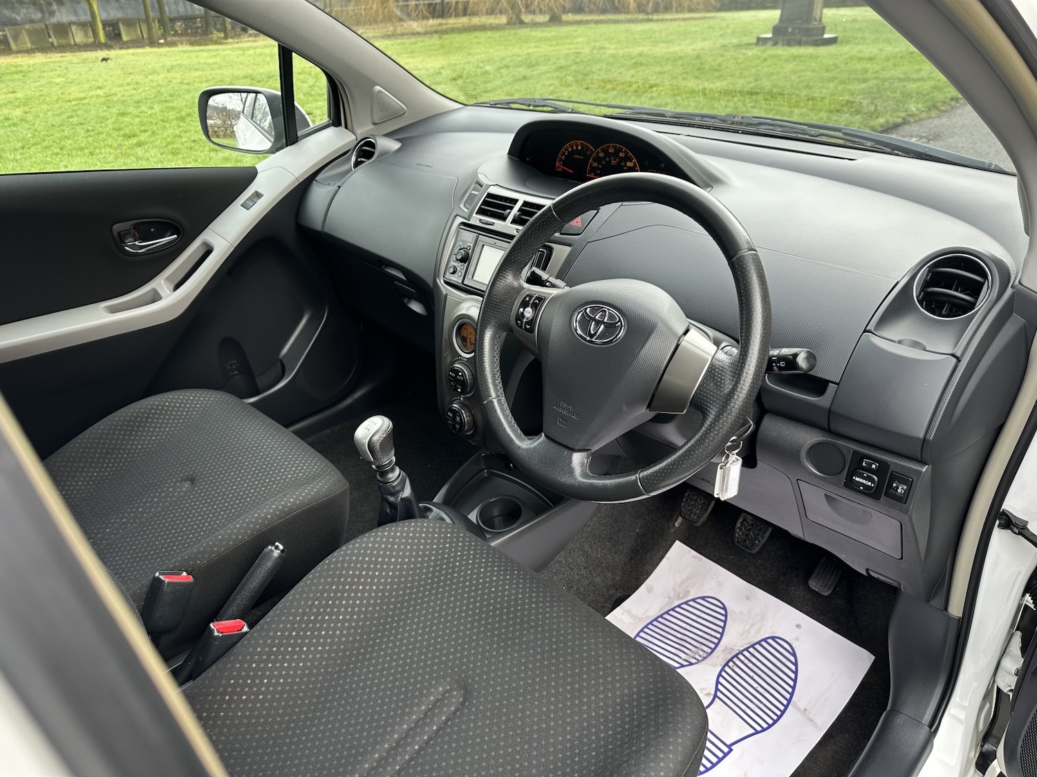 Used Toyota Yaris 2011 for sale - 77694319: Photo 16