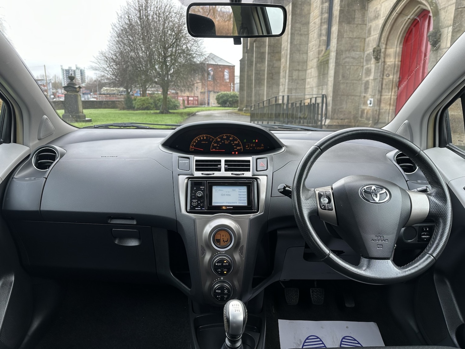 Used Toyota Yaris 2011 for sale - 77694319: Photo 18