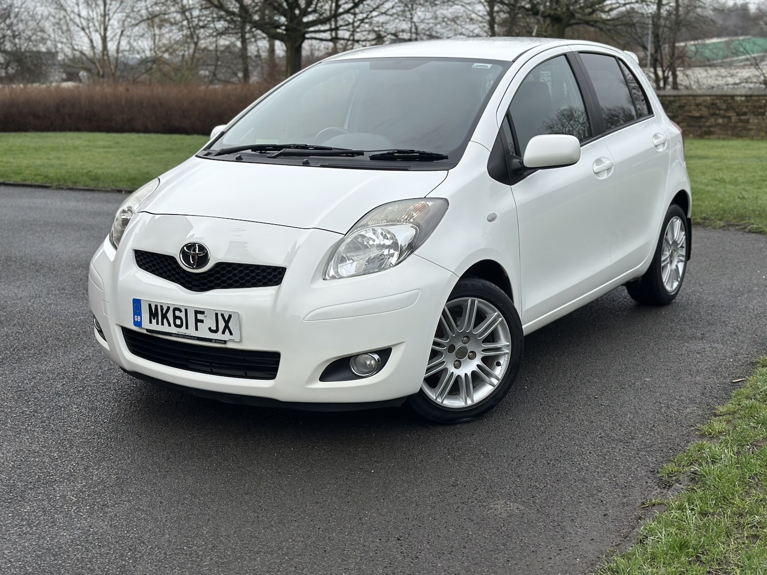 Used Toyota Yaris 2011 for sale - 77694319: Photo 2