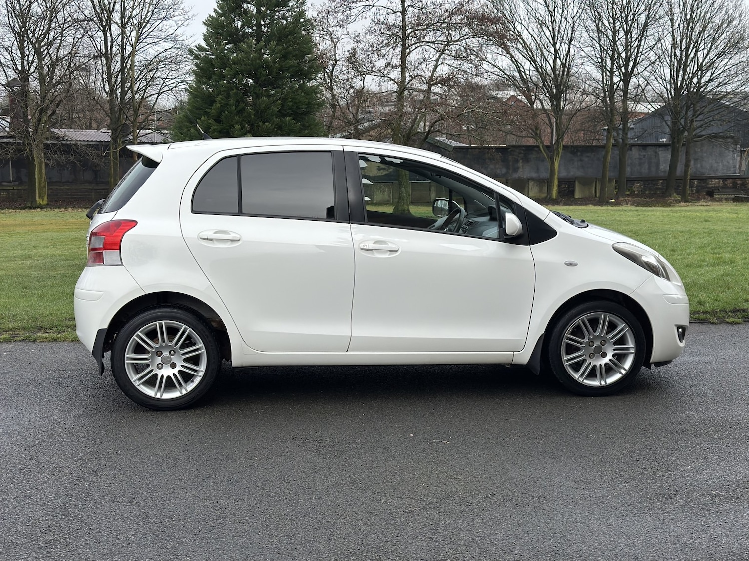 Used Toyota Yaris 2011 for sale - 77694319: Photo 6
