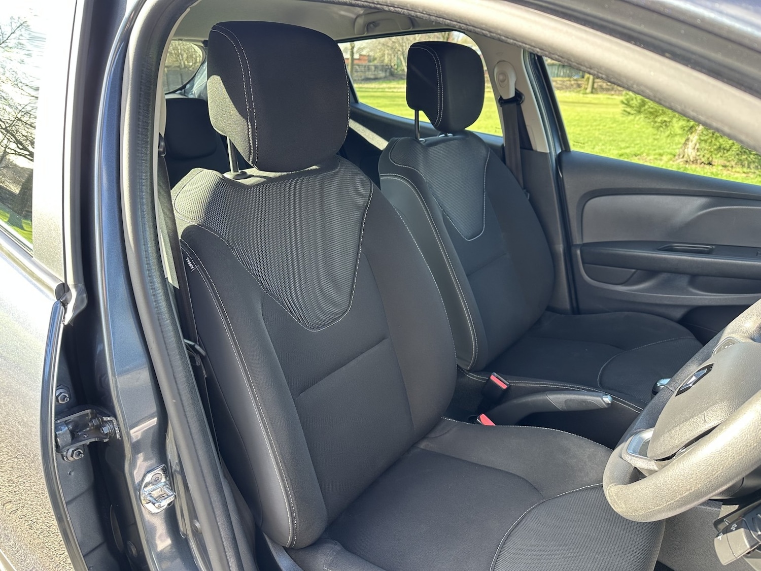 Used Renault Clio 2017 for sale - 77891687: Photo 16