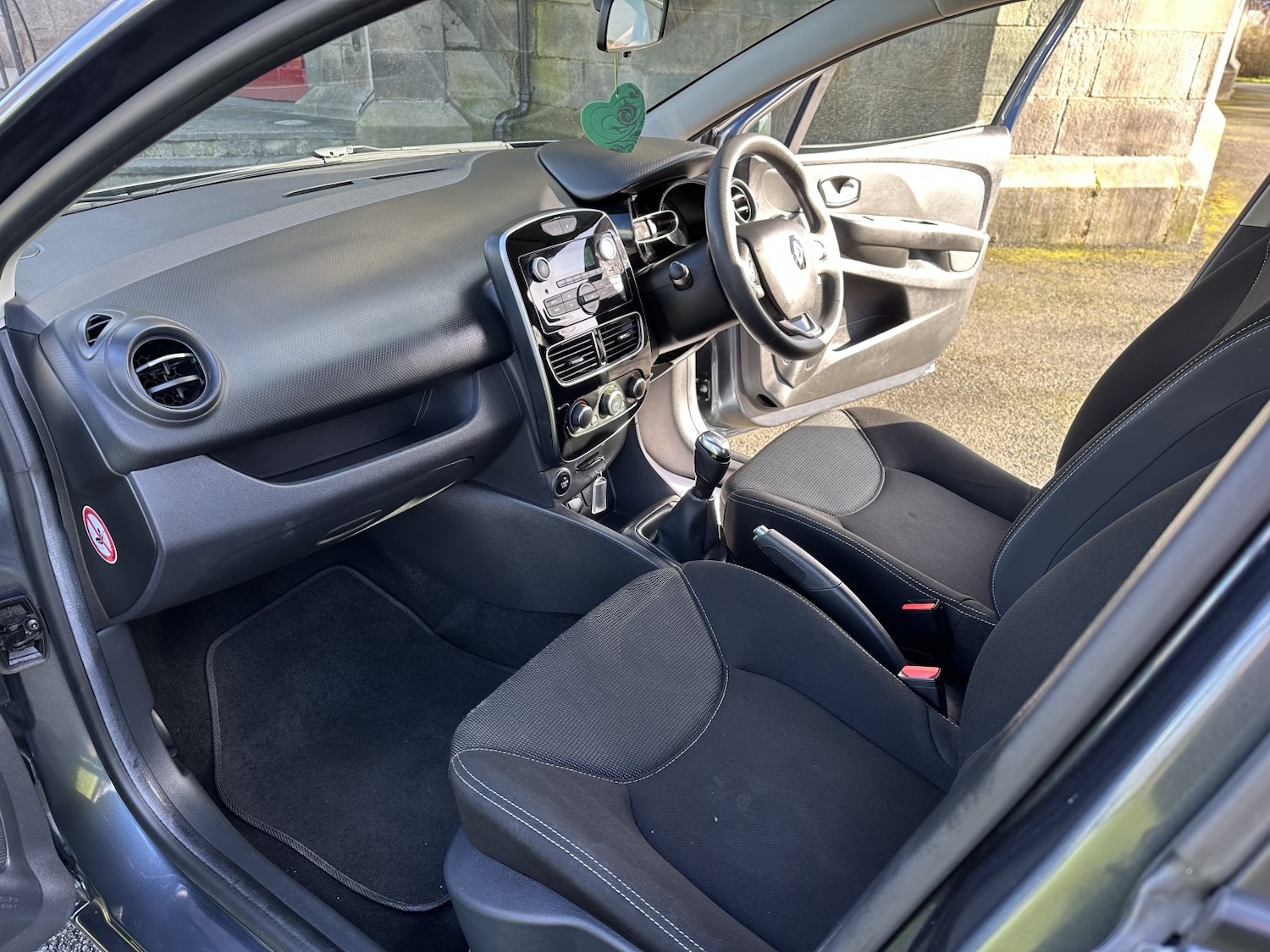 Used Renault Clio 2017 for sale - 77891687: Photo 17