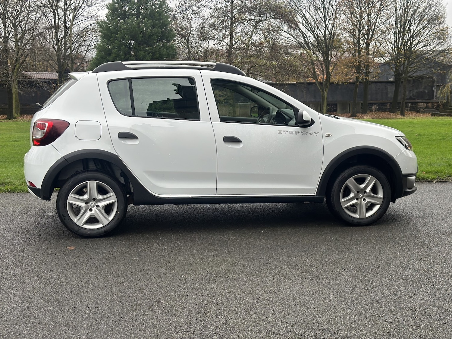 Used Dacia Sandero Stepway 2015 for sale - 76794297: Photo 6