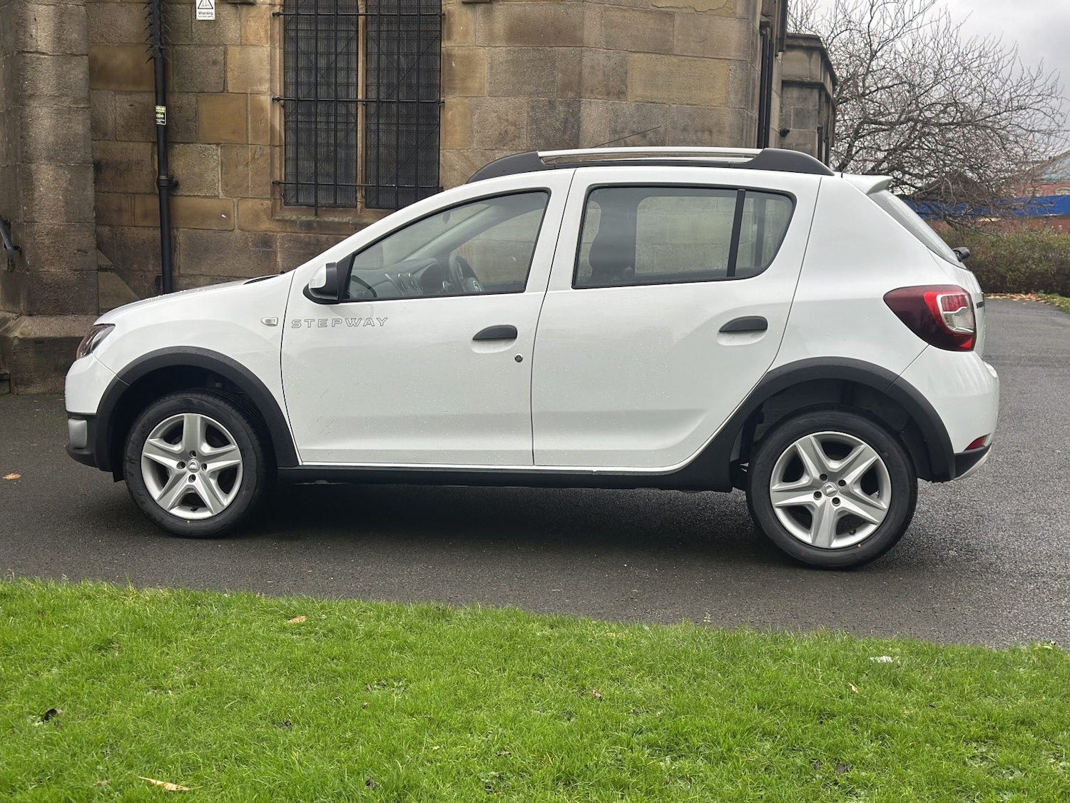 Used Dacia Sandero Stepway 2015 for sale - 76794297: Photo 8