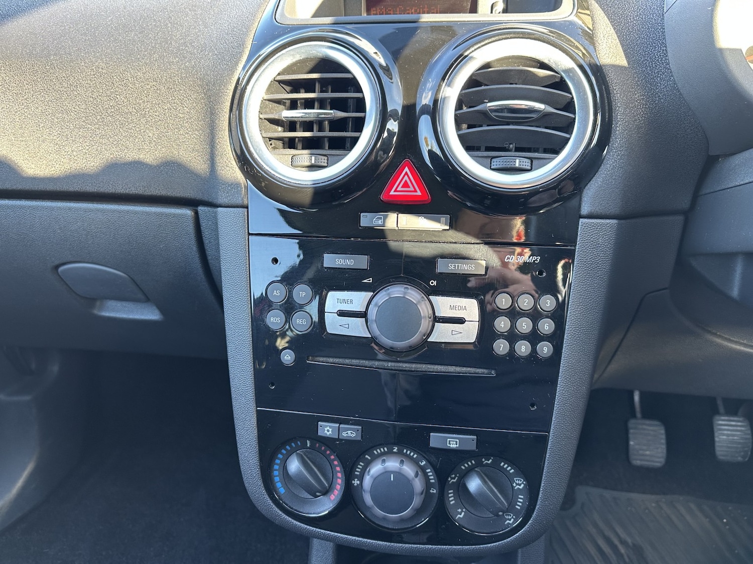 Used Vauxhall Corsa 2013 for sale - 76378995: Photo 22