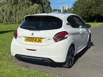 Used Peugeot 208 2015 for sale - 75231466: Photo