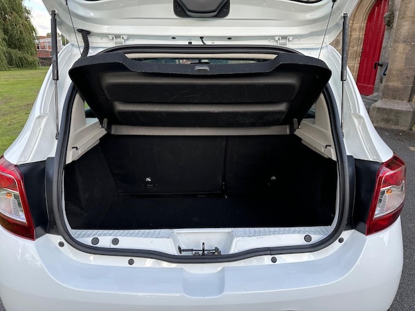 Used Dacia Sandero Stepway 2015 for sale - 75535611: Photo 15