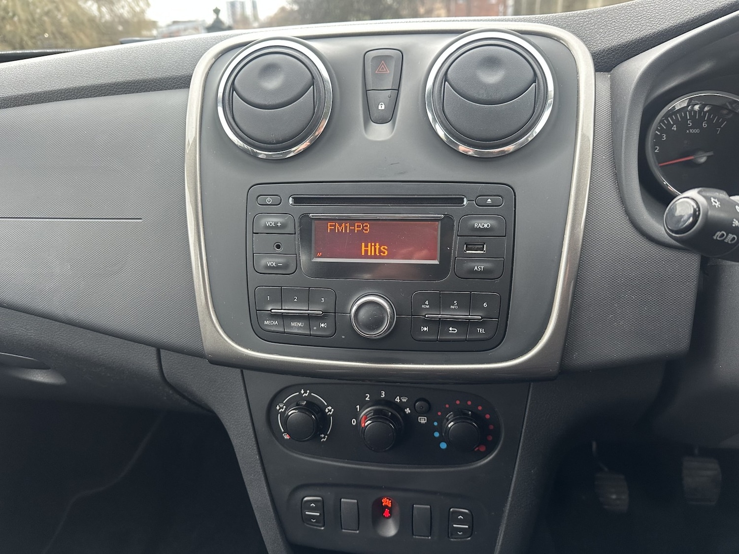 Used Dacia Sandero Stepway 2015 for sale - 75535611: Photo 23