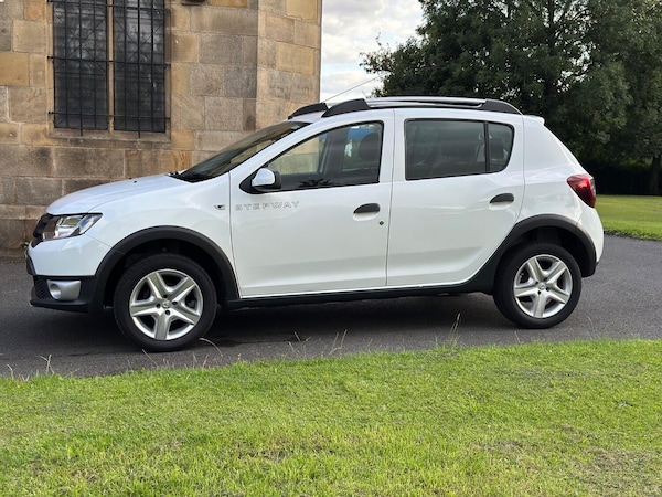 Used Dacia Sandero Stepway 2015 for sale - 75535611: Photo 4