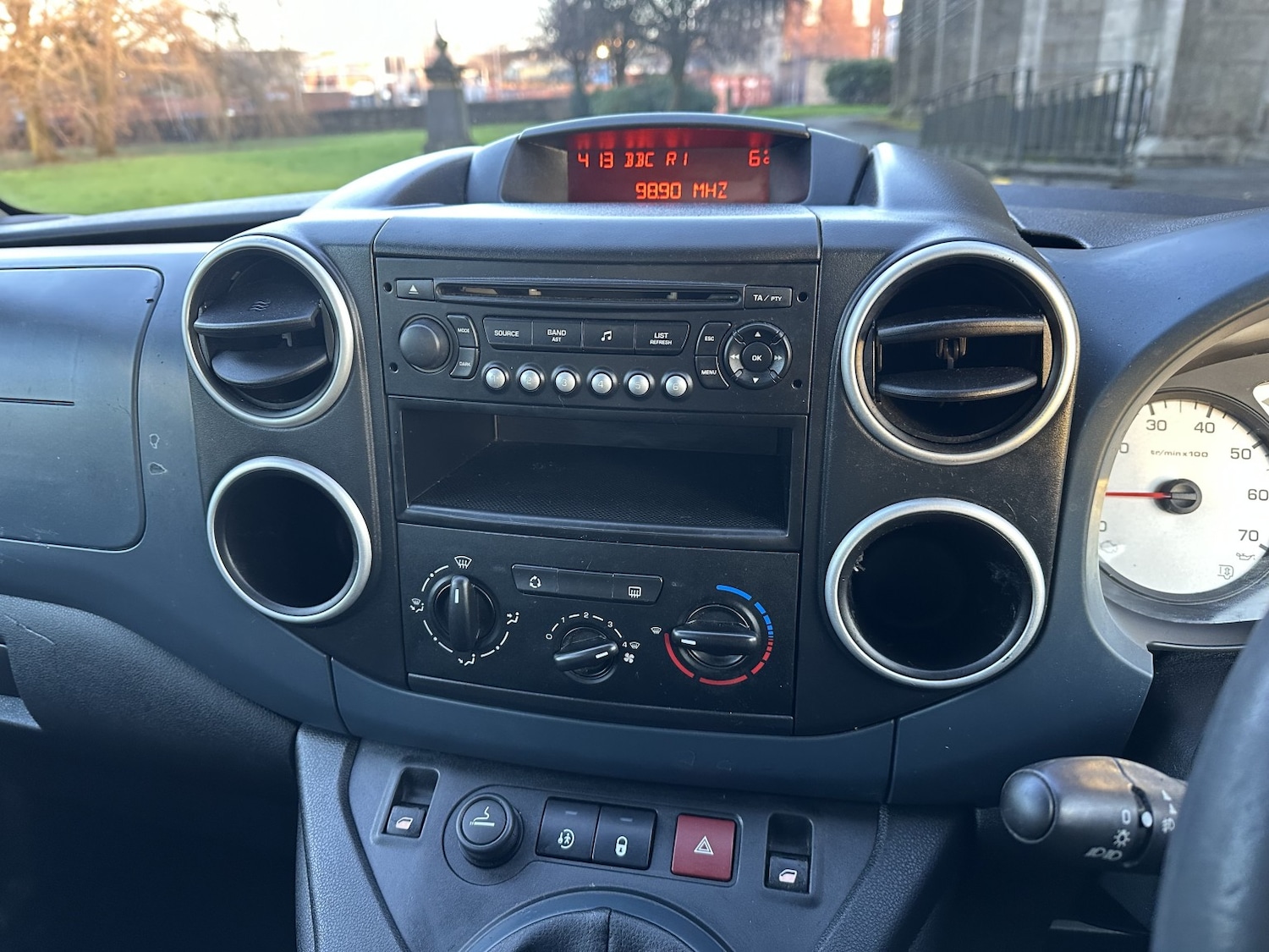 Used Peugeot Partner Tepee 2010 for sale - 77014781: Photo 19