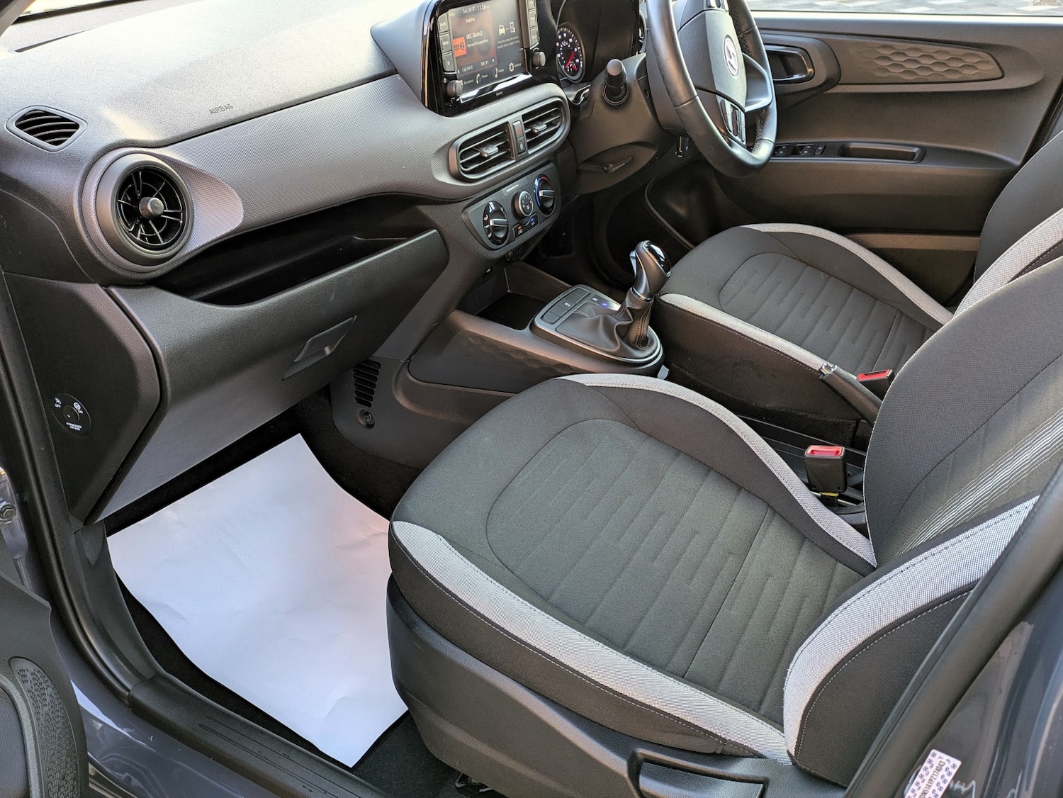 Used Hyundai i10 2022 for sale - 77313940: Photo 10