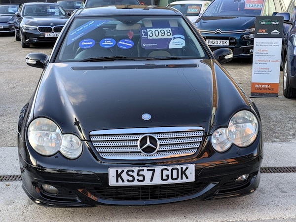 Used Mercedes-Benz C-Class 2008 for sale - 75093485: Photo 2