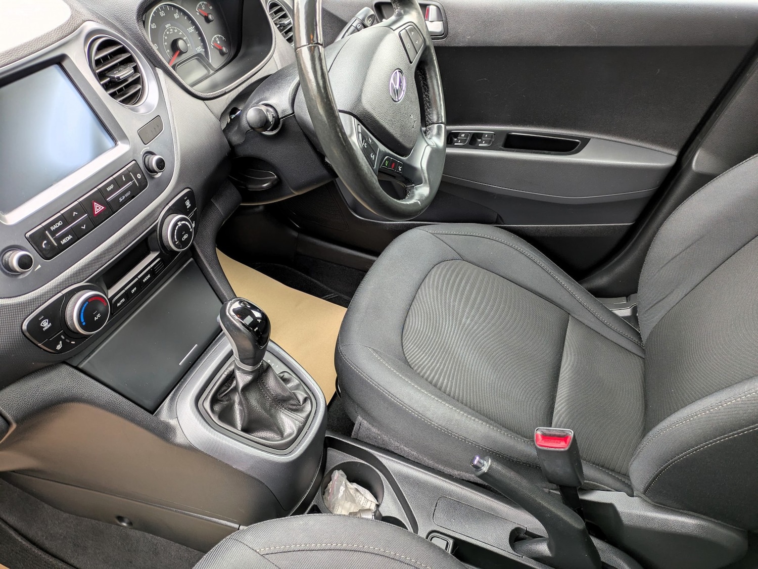 Used Hyundai i10 2018 for sale - 77609895: Photo 23