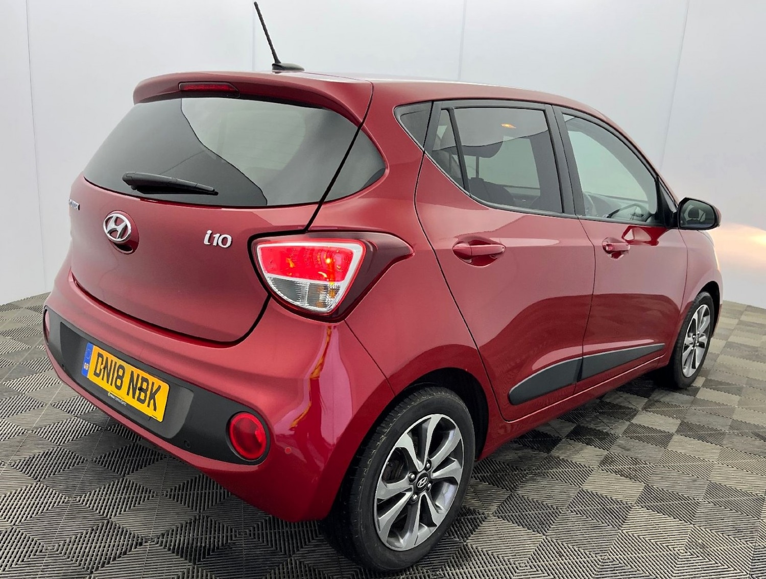 Used Hyundai i10 2018 for sale - 77609895: Photo 3