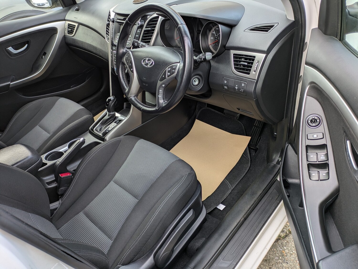 Used Hyundai i30 2013 for sale - 77555051: Photo 9